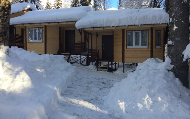 V Gostyah U Skazki Guest house