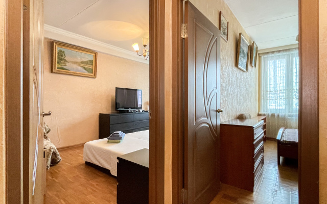 Dvukhkomnatnaya Ryadom S Ekspotsentrom Flat