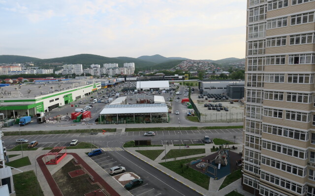 Semeynye Tryokhkomnatnye Na Solnechnoy Apartments