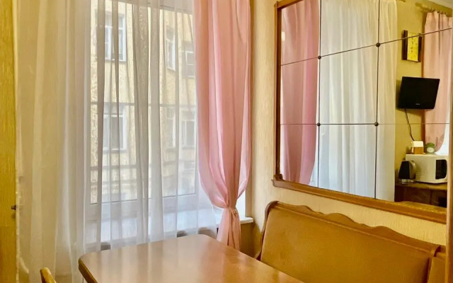 Semeynaya Na Nevskom Prospekte Flat