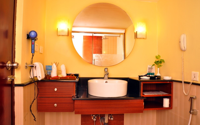 Gokulam Park Sabari OMR Hotel