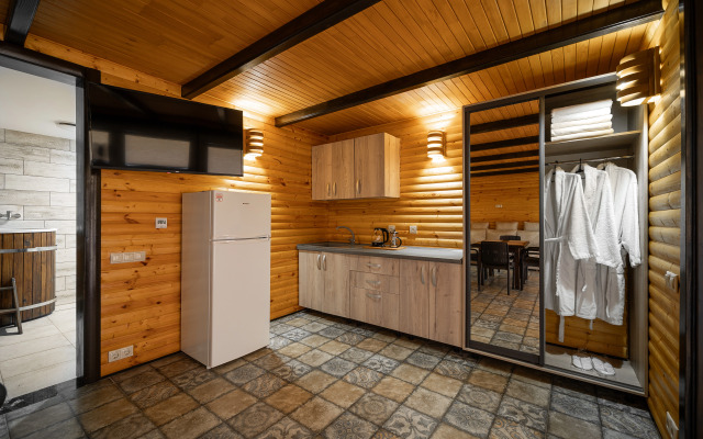 Esto-Sadok Private house