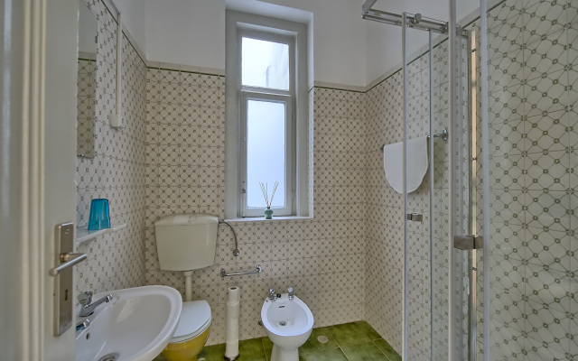 Refurbished Kings - City Center Apartments