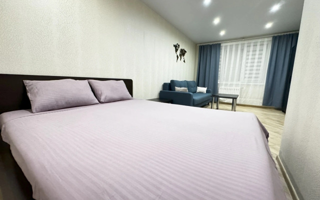Kvartira na Sutki Ulitsa Yakubovskogo, 62 Apartments