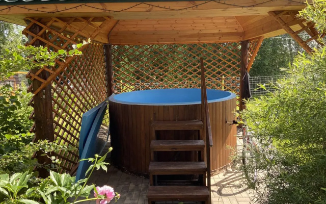 Частный дом коттедж с пятью комфортабельными спальнями