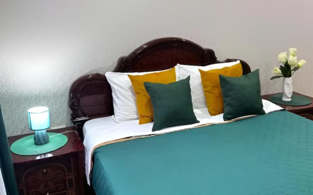 Uyutnaya Prostornaya Kvartira Flat