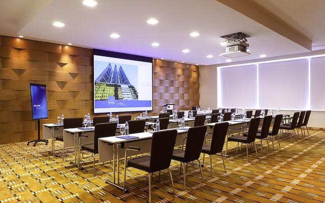 Adagio Premium Dubai Al Barsha Apart-Hotel