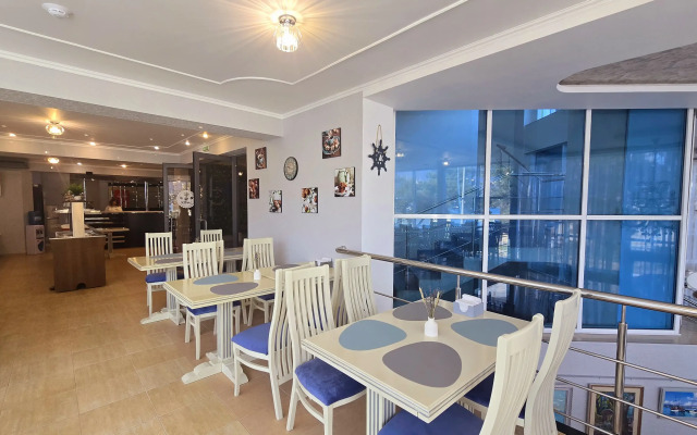 Brigantina Hotel