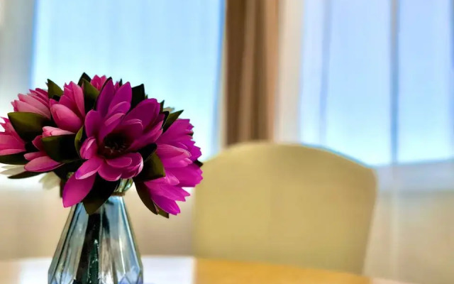 Zeyskaya 220 flat