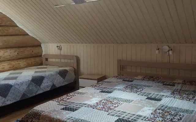 Частный дом Уница 300кв.м на первой линии озера Селигере