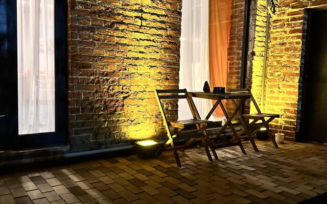 Апартаменты Brick House