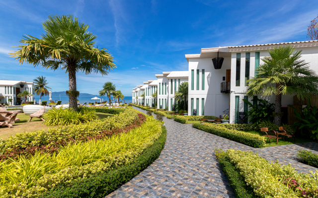 Vannee Golden Sands Beachfront Resort