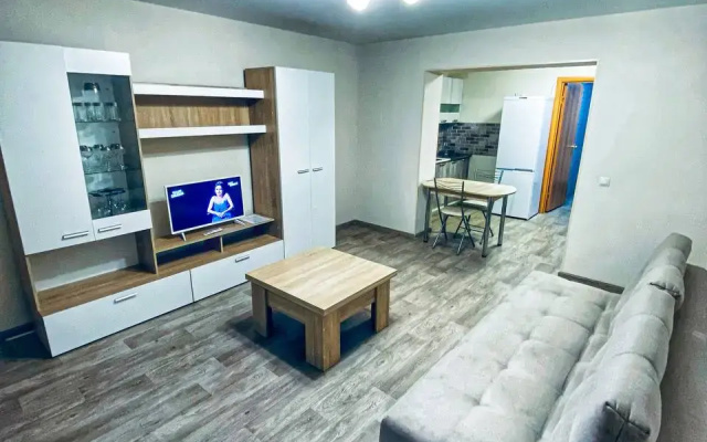 Kvartira Studia s Panoramnym Oknom i Horosim Remontom. Tihij Uutnyj Rajon