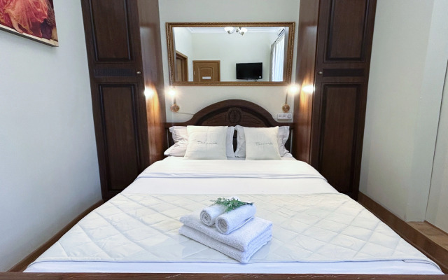 Living Quarters Elizaveta Na Ul.Ostrovskogo 25