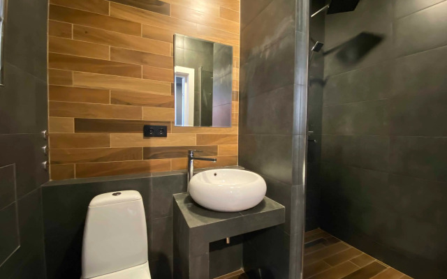 Zhk poseydon 632 Mamayka Vidovaya Studiya S Balkonom (Trustcontrol) Flat