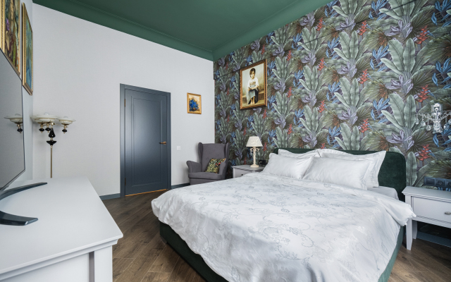 V Istoricheskom Tsentre u Tsirka Flat