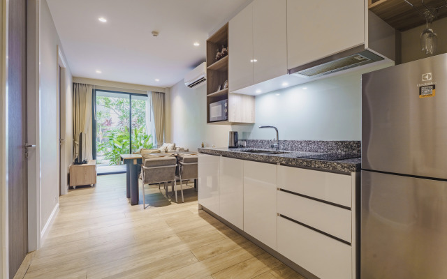 Diamond 2Br  Deluxe Poolside Condo Apartments