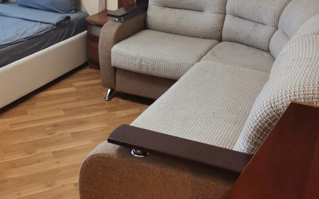 Апартаменты Мориса Тореза 79-38