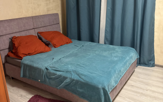 Na 1m Etazhe Zhdet Gostey Apartments