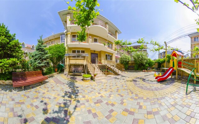 Kostas Guest House