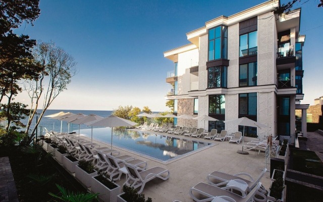 Lazurnyye v Luchezarnom Apartments