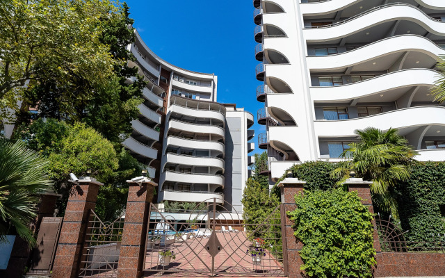 Апартаменты с двумя мастер-спальнями на первой береговой линии