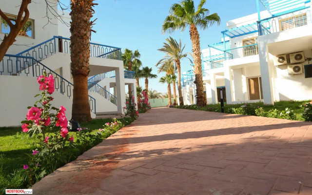 Hostgool Beach Chalets Mirage Bay Resort & Aqua Park