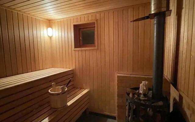S Baney Na Beregu Kazanki Private house