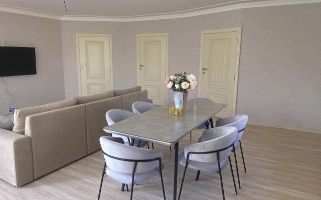 V tsentre Sukhuma U Morya Apartments