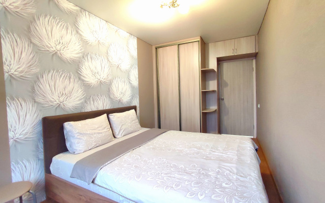 Квартира 2-комнатная в Омске на Рождественского 1В