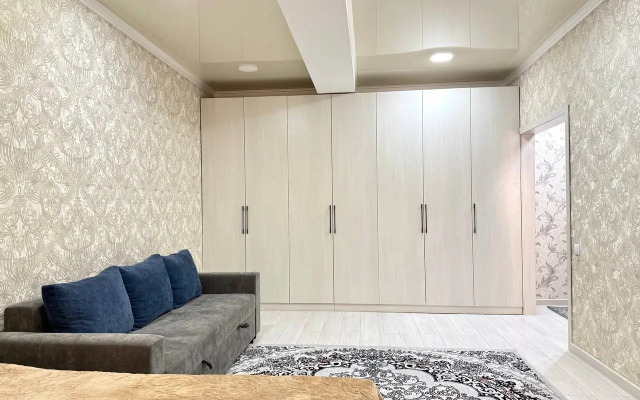 Uyutny Apartament v Bishkeke na Molodoy Gvardii 94 Flat