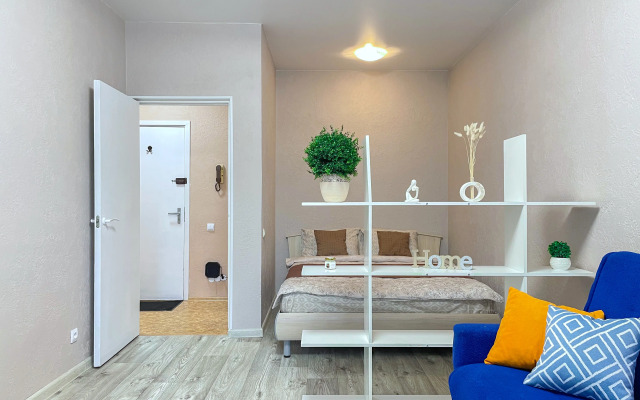 Квартира Welcome Home с Балконом у Метро Народное Ополчение