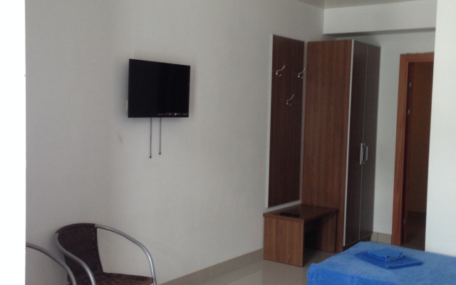 35 Meridian Mini-Hotel