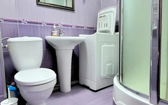 Marat Home po Ul. Suleymanovoy 7 Flat