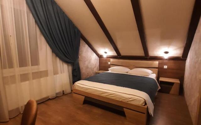 Vila Liza s Transferom k Podemnikam Guest House