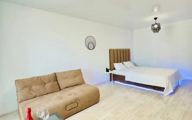 U Metro Chkalovskaya Apart 96 Flat