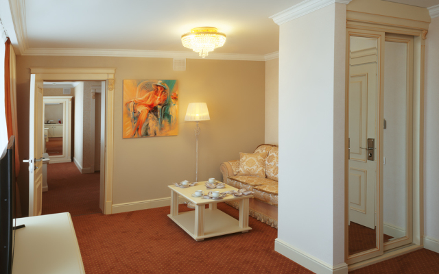 Salyut Hotel