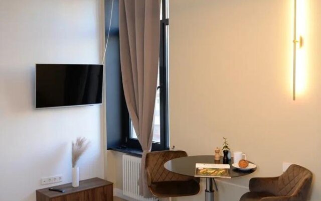 Dizayn Loft Na Nizhegorodskoy Loft FM Apartments