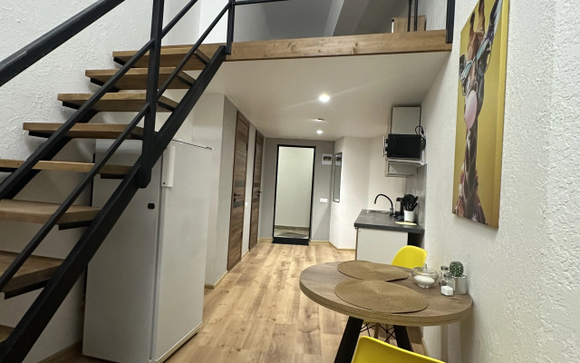 Апартаменты Двухуровневые 39м недалеко от центра