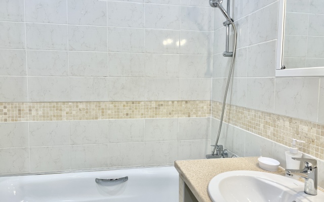 Na ulitse Morisa Toreza 7A Flat