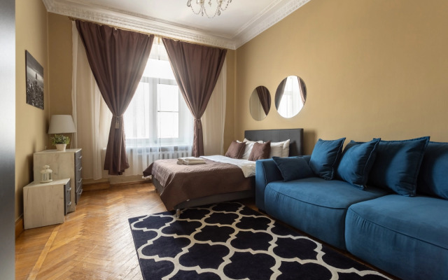 Lyuks s balkonom i vidom na Arbat Apartments