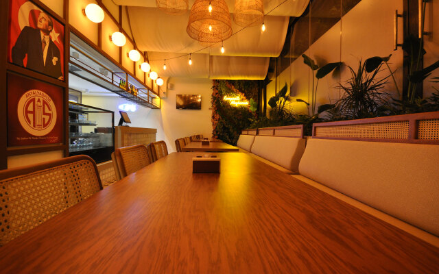 Mic Royal Hotel