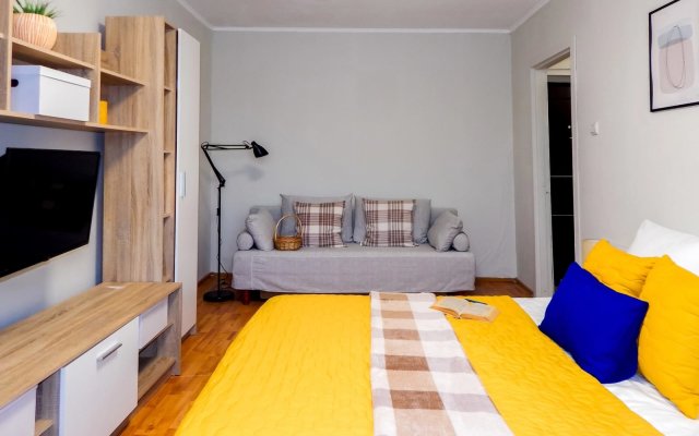 Апартаменты «Home Vita» – яркая двухкомнатная квартира с балконом