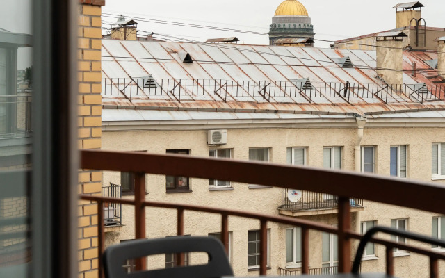 Апартаменты с балконом на набережной канала Грибоедова