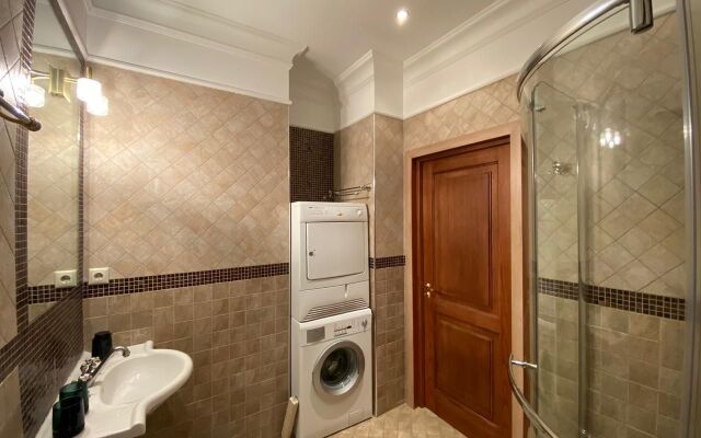 Апартаменты Историческая Квартира с Камином