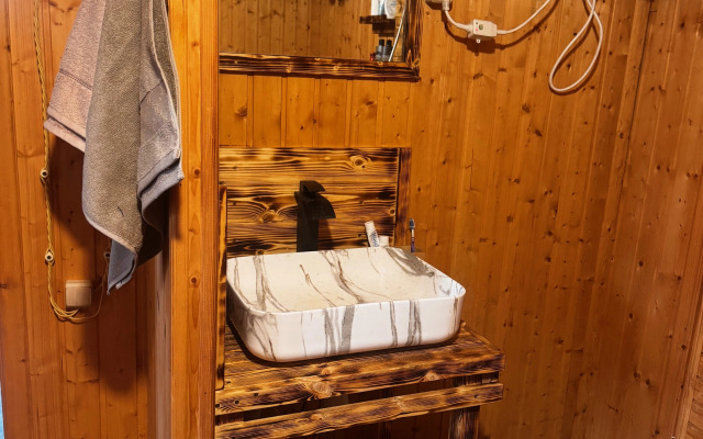 V Lesu S Baney I Kupelyyu Private house