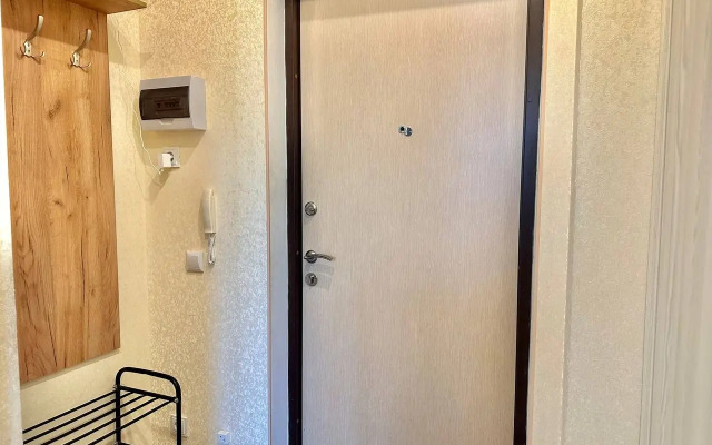 Na 5 Chelovek S Parkovkoy Flat