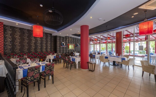 Asteria Family Resort Side Hotel