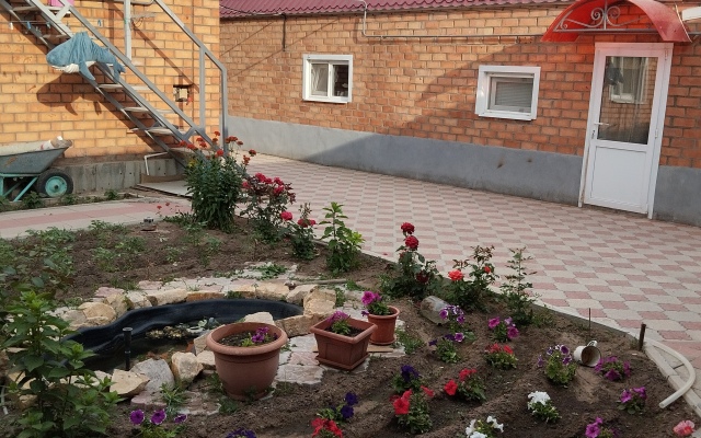 Druzhba 28 Guest House