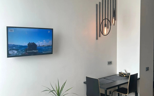 Na Visokom Yetazhe s Vidom na More, Nedaleko ot Tsentra Apartment. Fastovskaya, 29.